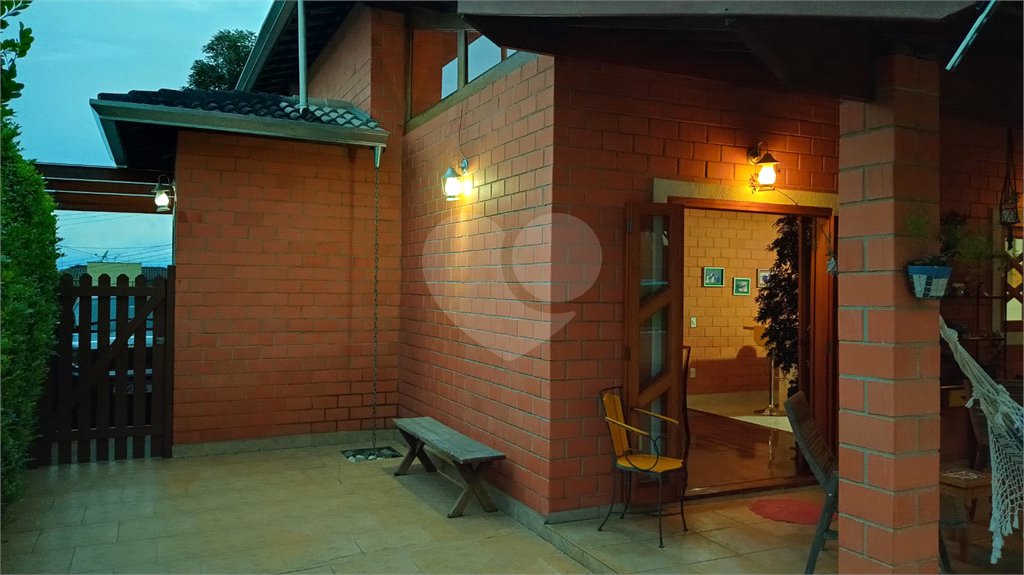 Casa à venda ou para alugar com 3 quartos, sendo 1 suíte, no condomínio Paysage Noble, Vargem Grande Paulista - SP