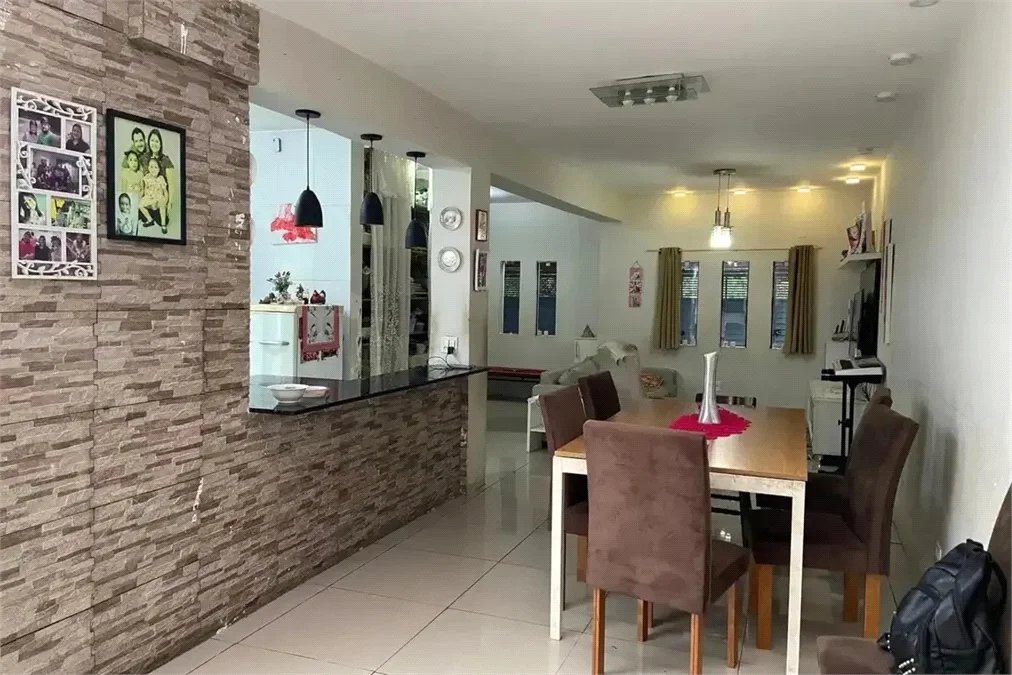 Sobrado à venda com 3 quartos, sendo 2 suítes, em Conjunto Residencial Butantã, São Paulo, SP