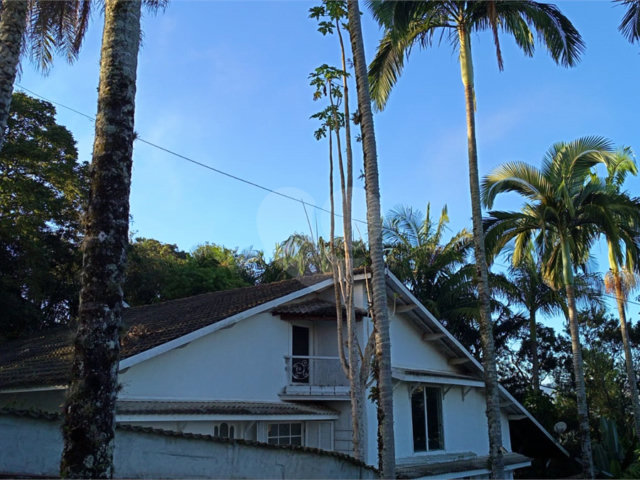 Casa à venda com 3 quartos, sendo 2 suítes,  no condomínio Gleba II, Mairiporã - SP