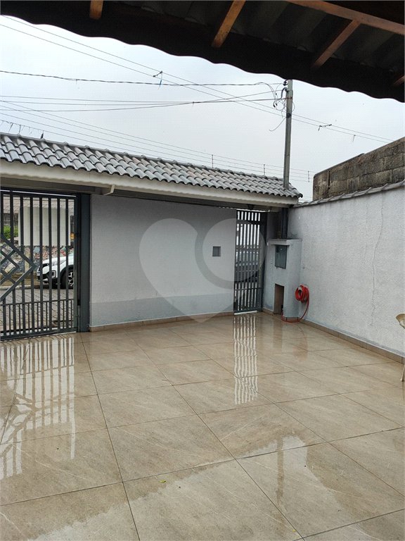 Casa à venda com 4 quartos, sendo 1 suíte, em Jardim Leila, Guarulhos, SP