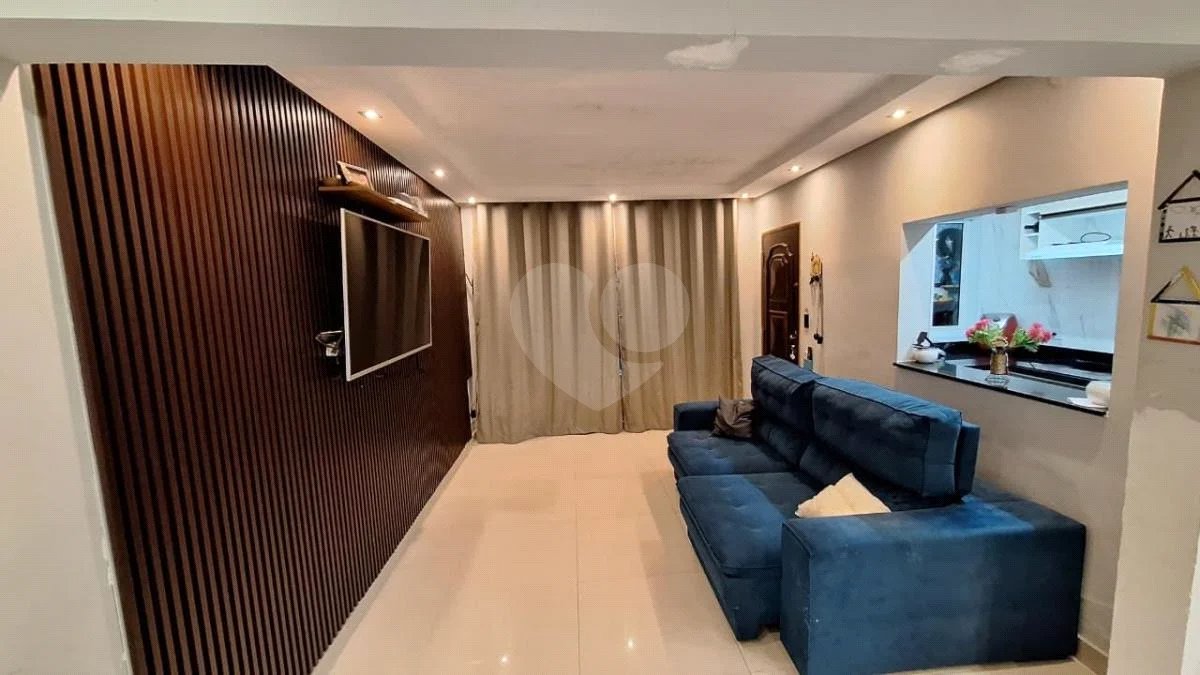 Casa de 2 quartos em Rua Orange, Vila Luzita, Santo André - Venda!
