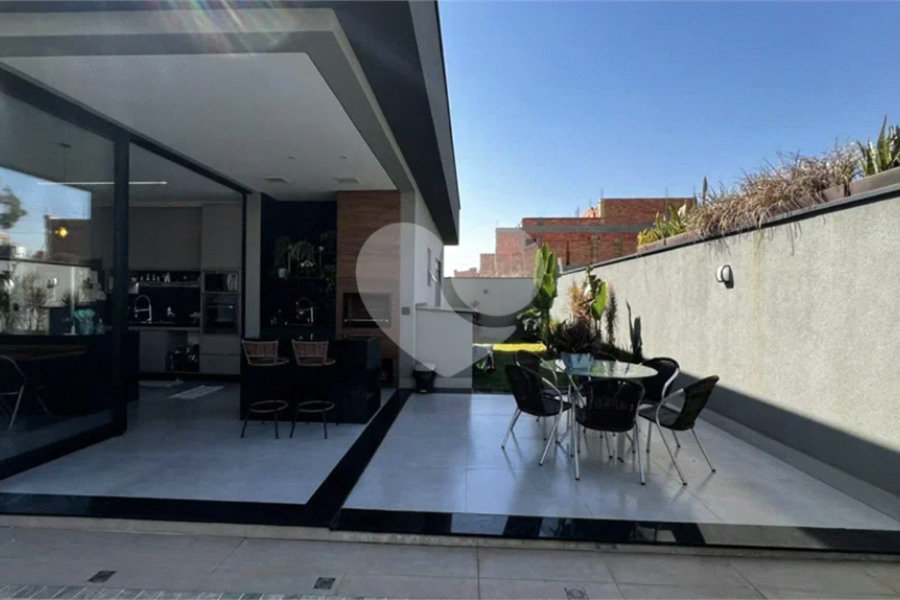 Casa térrea com 3 amplas suítes, á venda no Condomínio Morada do Engenho em Piracicaba/SP.