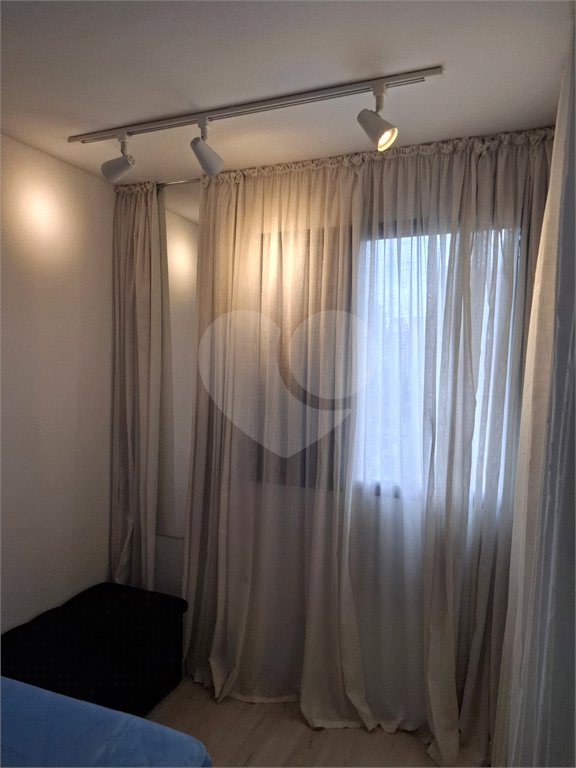 Apartamento moderno e mobiliado, 1 dormitório 1 banheiro, sala de star com varanda, cozinha americana, na Vila Olímpia.