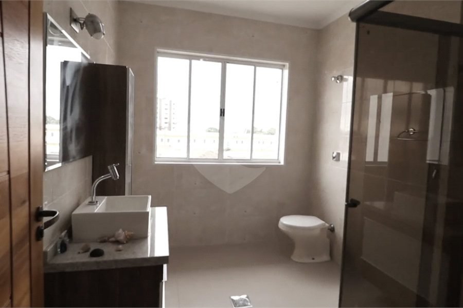Sobrado à venda com 4 quartos em Vila Guilherme, São Paulo, SP