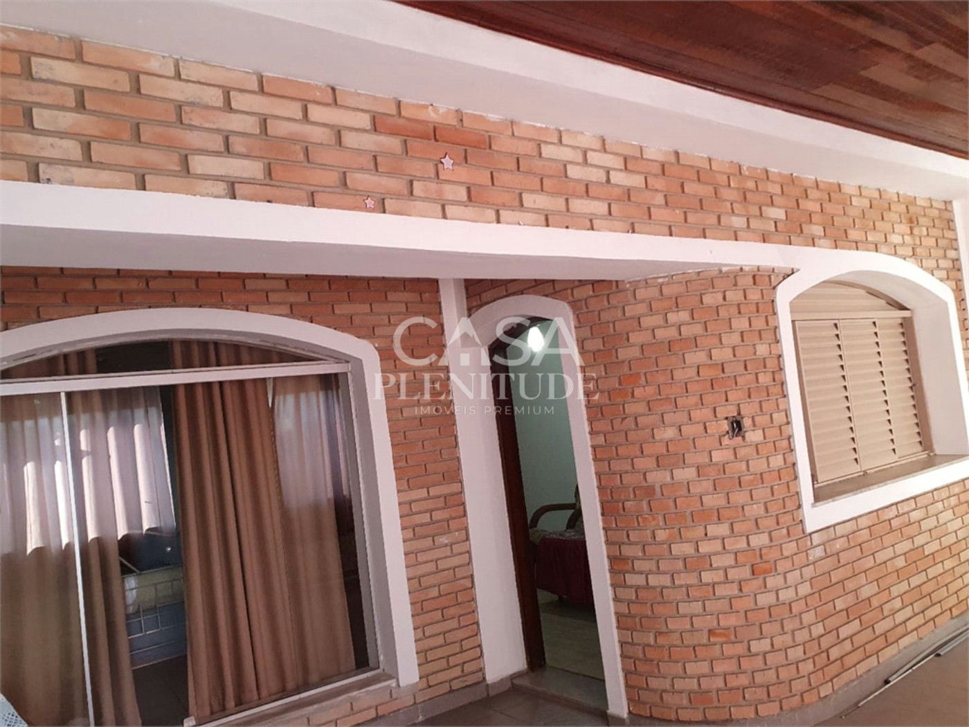 Sobrado à venda com 4 quartos, sendo 1 suíte, em Vila Carvalho, Sorocaba, SP