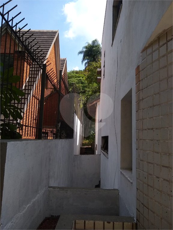 Sobrado à venda com 4 quartos, sendo 3 suítes,  em Morumbi, São Paulo, SP