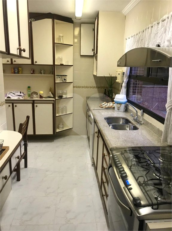 Apartamento à venda com 3 suítes em Enseada, Guarujá, SP
