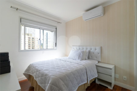 Apartamento à venda com 4 suítes em Vila Sofia, São Paulo, SP