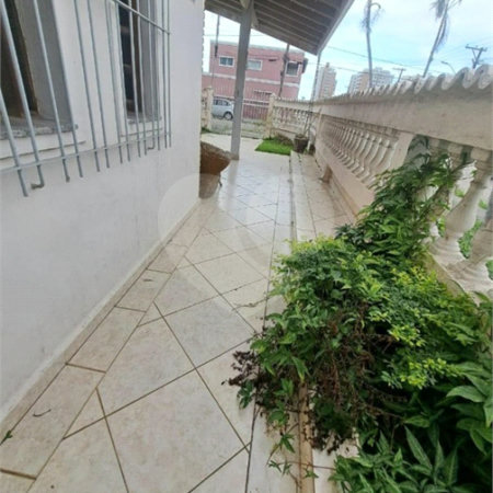 Casa à venda com 4 quartos, sendo 1 suíte, em Indaiá, Caraguatatuba, SP