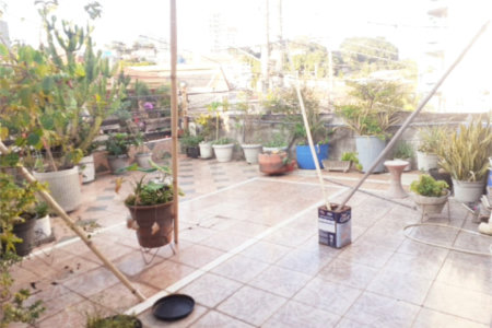 Casa à venda com 4 quartos, sendo 1 suíte, em Vila Gustavo, São Paulo, SP
