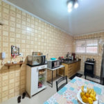 Apartamento com 2 dormitórios e suíte + dependência de serviço completa na Ponta da Praia – Localização privilegiada próximo à Praça Dino Bueno