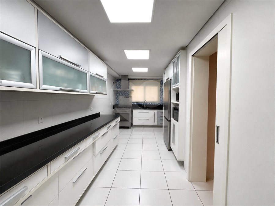 Apartamento à venda com 3 suítes em Campo Belo, São Paulo, SP