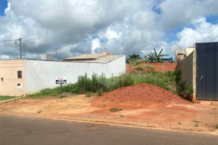 Terreno à venda em Jardim Ibirapuera, Ponta Porã, MS