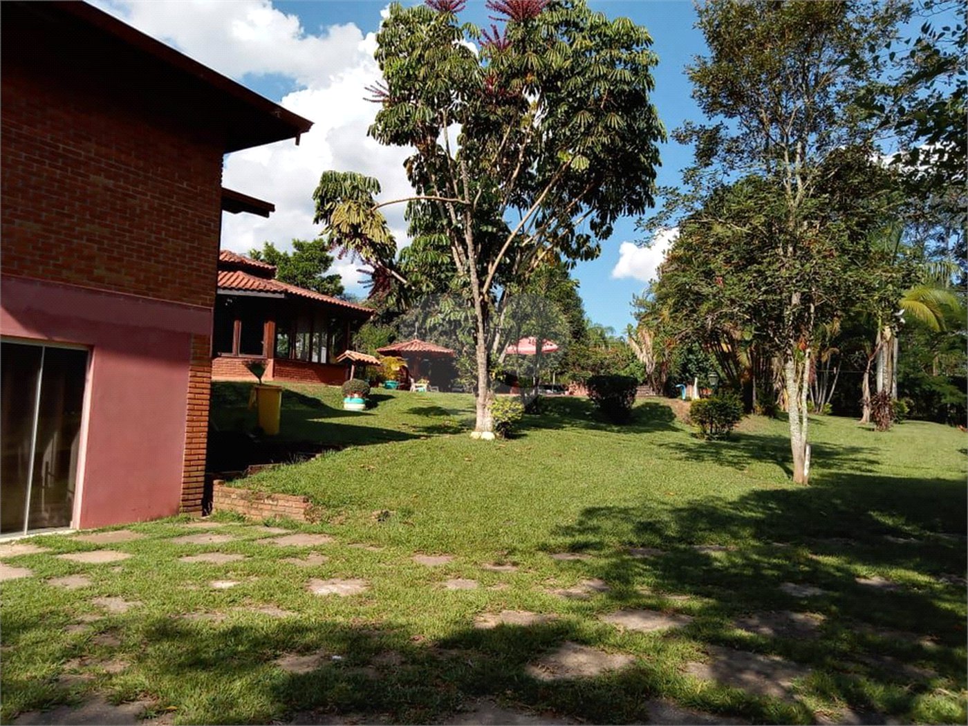 Chácara à venda com 4 quartos, sendo 3 suítes,  em Tupy, Itapetininga, SP