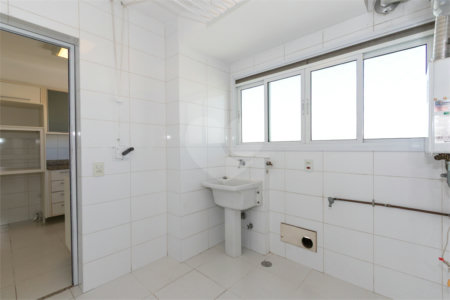 Apartamento à venda com 3 quartos, sendo 1 suíte,  em Vila Uberabinha, São Paulo, SP