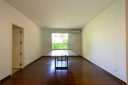 Casa à venda com 4 suítes no condomínio Chácara Flora, São Paulo - SP