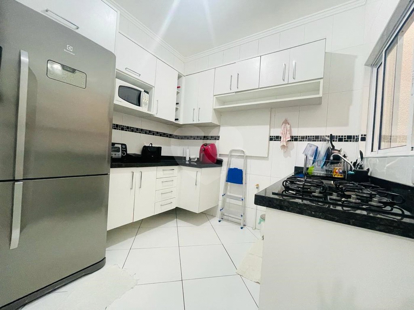 Casa à venda com 3 quartos, sendo 1 suíte,  no condomínio Rafaela I, São Paulo - SP