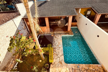 Sobrado à venda com 3 quartos, sendo 1 suíte, em Chácara Recanto Verde, Cotia, SP