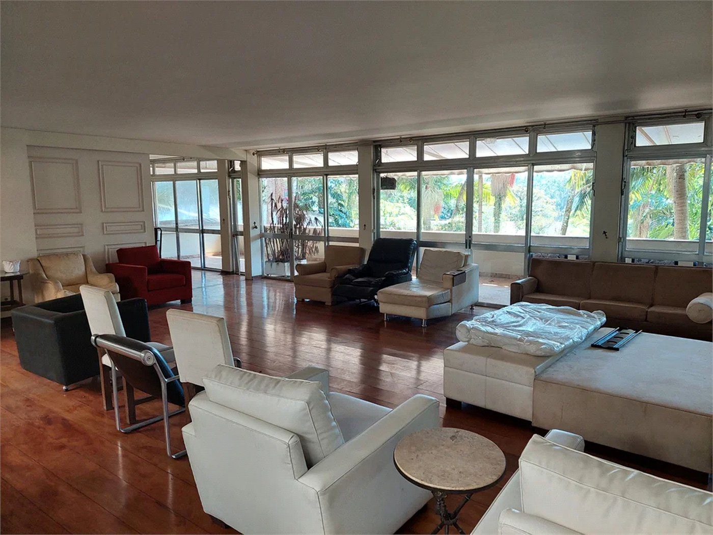 Casa à venda com 3 suítes em Jardim Leonor, São Paulo, SP