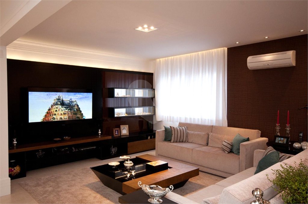 Apartamento à venda com 4 quartos, sendo 3 suítes, em Vila Romana, São Paulo, SP