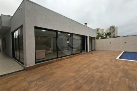 Casa à venda com 3 suítes em Jardim São Caetano, São Caetano do Sul, SP