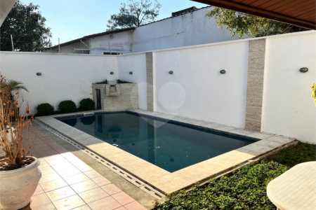 Casa à venda com 4 quartos, sendo 3 suítes, em Chácara Monte Alegre, São Paulo, SP