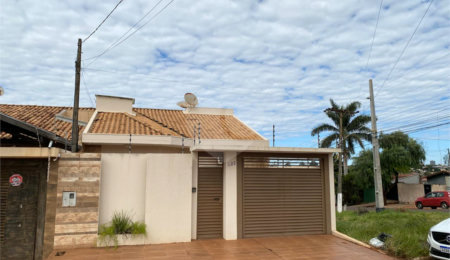 Casa à venda com 3 quartos, sendo 1 suíte,  em Jardim Jamaica, Ponta Porã, MS