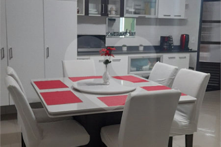 Sobrado à venda com 3 quartos, sendo 1 suíte, em Vila Curuçá, São Paulo, SP