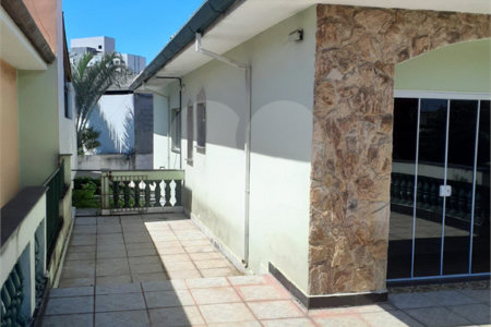 Sobrado à venda com 3 quartos em Parque Suzano, Suzano, SP