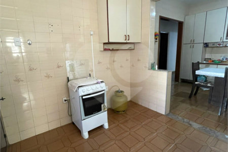 Casa Térrea à venda com 5 quartos, sendo 2 suítes, em Campo Grande, Rio de Janeiro, RJ