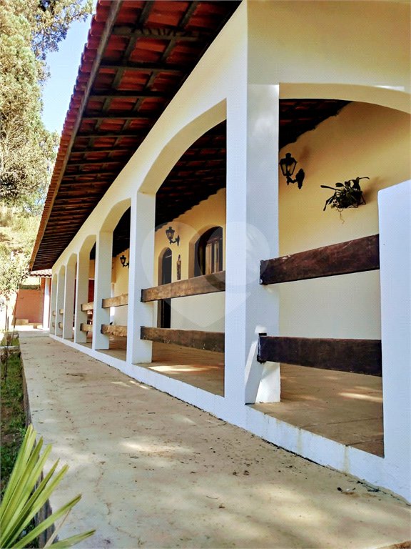 Chácara à venda com 4 quartos em Pirucaia, Mairiporã, SP