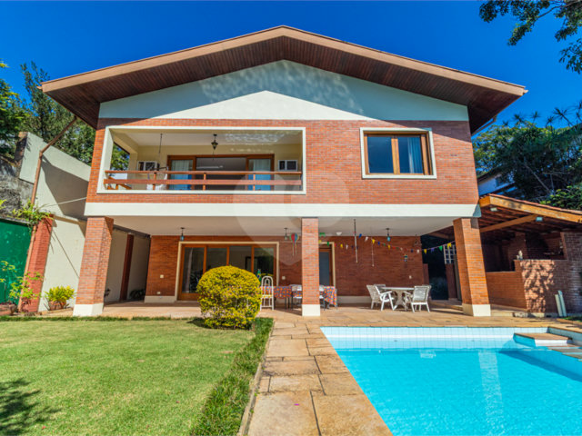 Casa à venda com 3 suítes em Interlagos, São Paulo, SP
