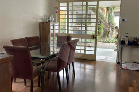 Sobrado à venda com 5 quartos, sendo 2 suítes, em Vila Cordeiro, São Paulo, SP