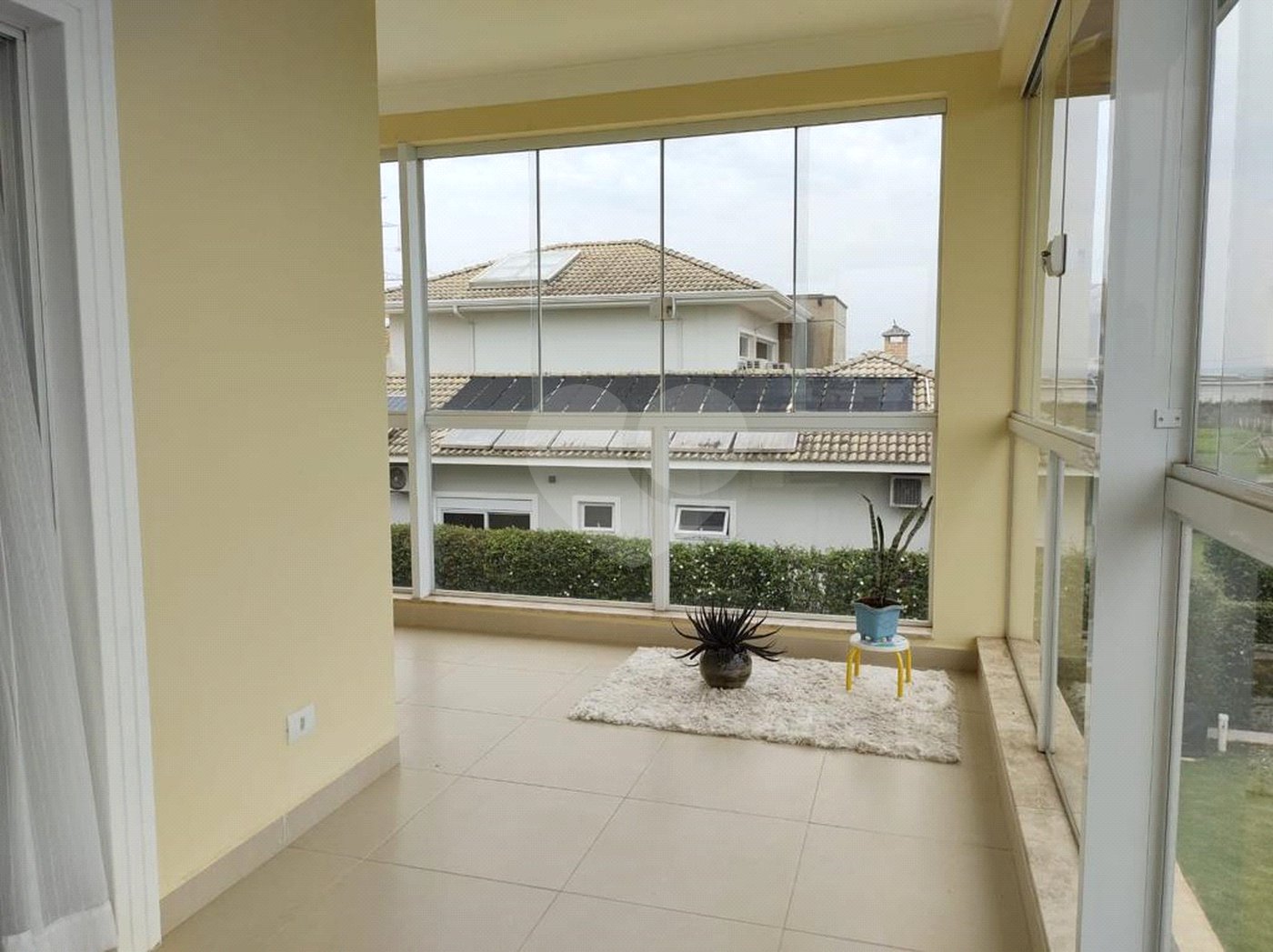 Casa à venda com 4 quartos, sendo 2 suítes, no condomínio Primavera, Salto - SP