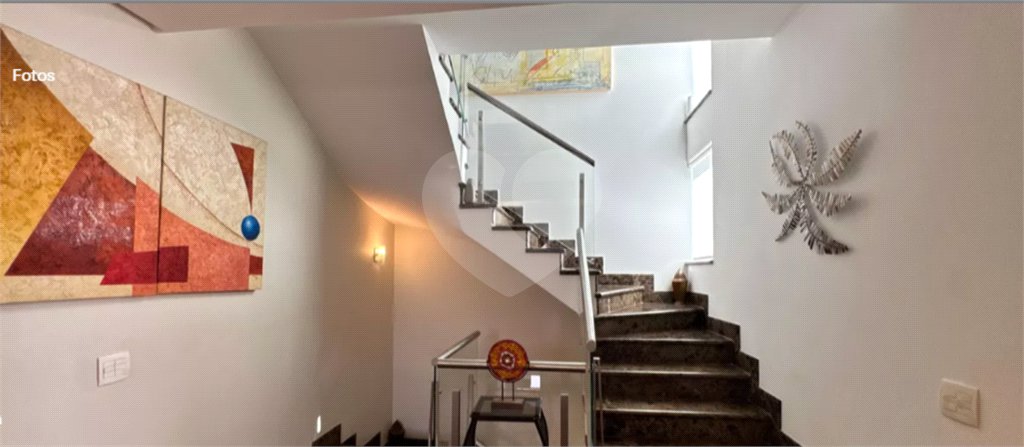 Casa à venda com 4 quartos, sendo 3 suítes,  no condomínio Vila das Flores, São Paulo - SP