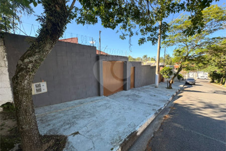 Casa Térrea à venda com 3 quartos em Vila Áurea, Poá, SP