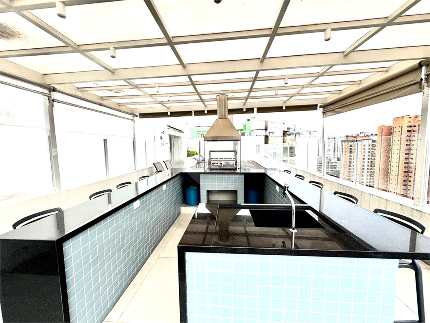 Apartamento à venda com 2 quartos em Moema, São Paulo, SP