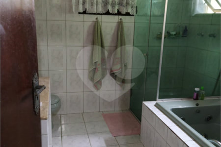 Casa Térrea à venda com 3 quartos, sendo 1 suíte,  no Centro, Salesópolis, SP