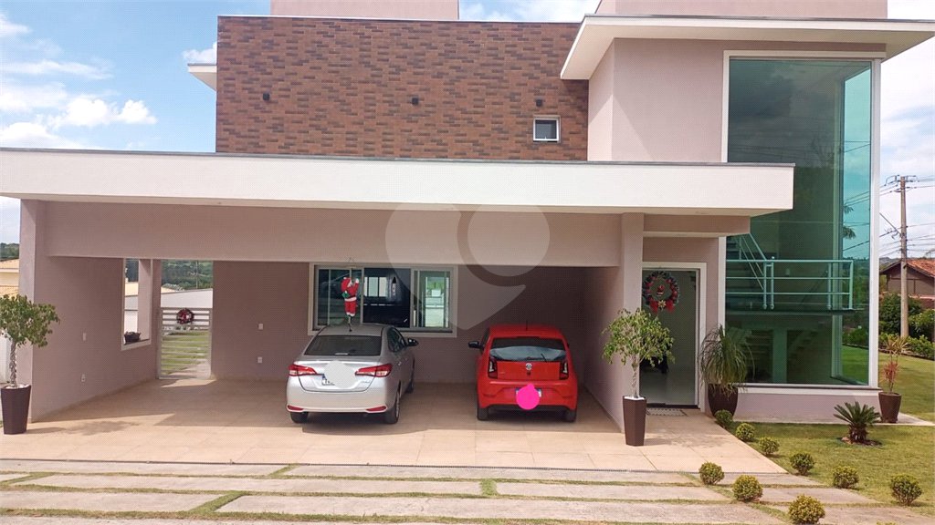 Casa à venda com 5 suítes no condomínio Village da Serra, Araçoiaba da Serra - SP