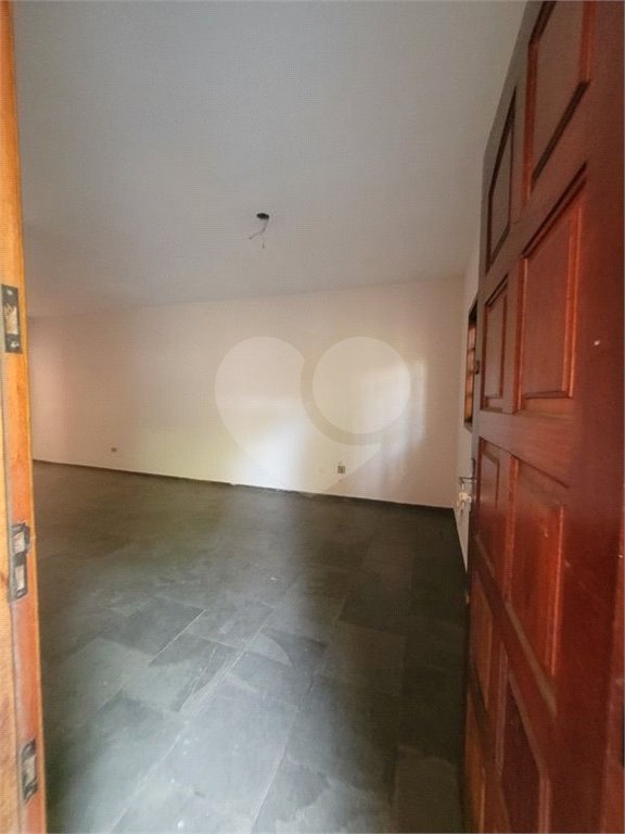 Casa à venda com 3 quartos, sendo 1 suíte, em Vila Vitório Mazzei, São Paulo, SP