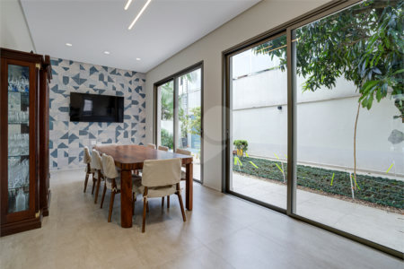 Casa à venda com 5 suítes em Jardim Cordeiro, São Paulo, SP