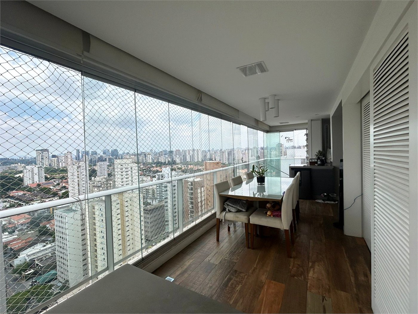 Apartamento à venda com 2 quartos, sendo 1 suíte,  em Brooklin, São Paulo, SP