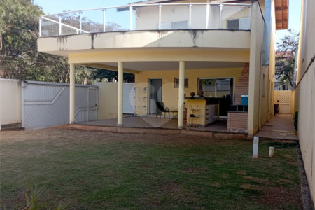 Casa à venda com 3 quartos, sendo 1 suíte, no condomínio Campos do Conde I, Paulínia - SP