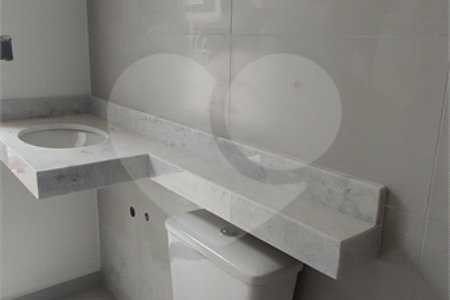 Casa Térrea à venda com 3 quartos, sendo 1 suíte,  em Nova Cerejeira, Atibaia, SP