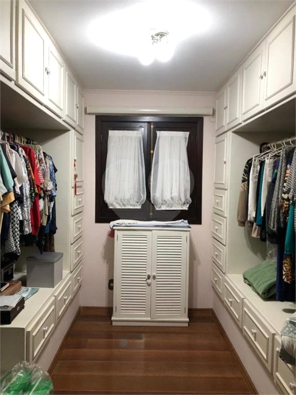Sobrado à venda com 5 quartos, sendo 3 suítes, em Tremembé, São Paulo, SP