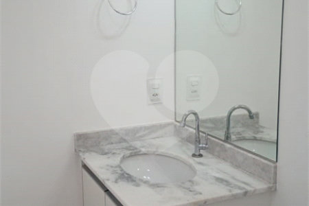 Casa para alugar com 3 quartos, sendo 1 suíte, no condomínio Vila Quinta dos Manacás, Vinhedo - SP