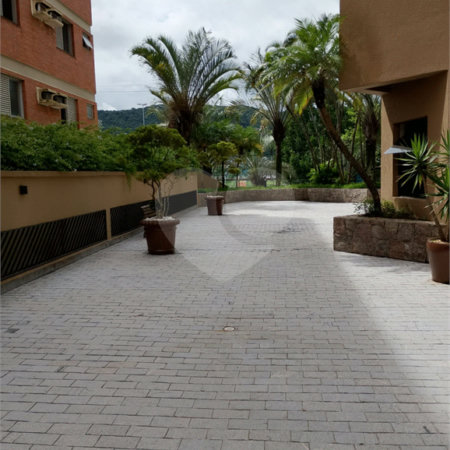 Apartamento à venda com 3 quartos, sendo 1 suíte,  em Enseada, Guarujá, SP
