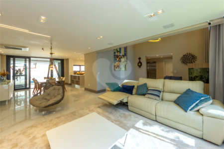 Casa à venda com 3 suítes no condomínio Reserva 8, São Paulo - SP