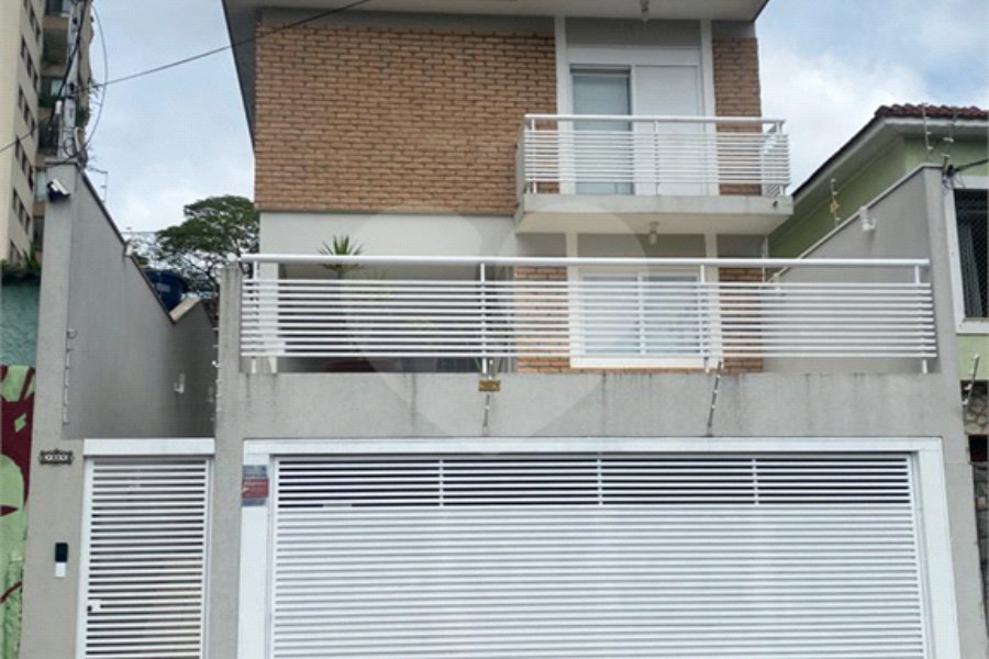 Sobrado à venda com 3 suítes em Santana, São Paulo, SP