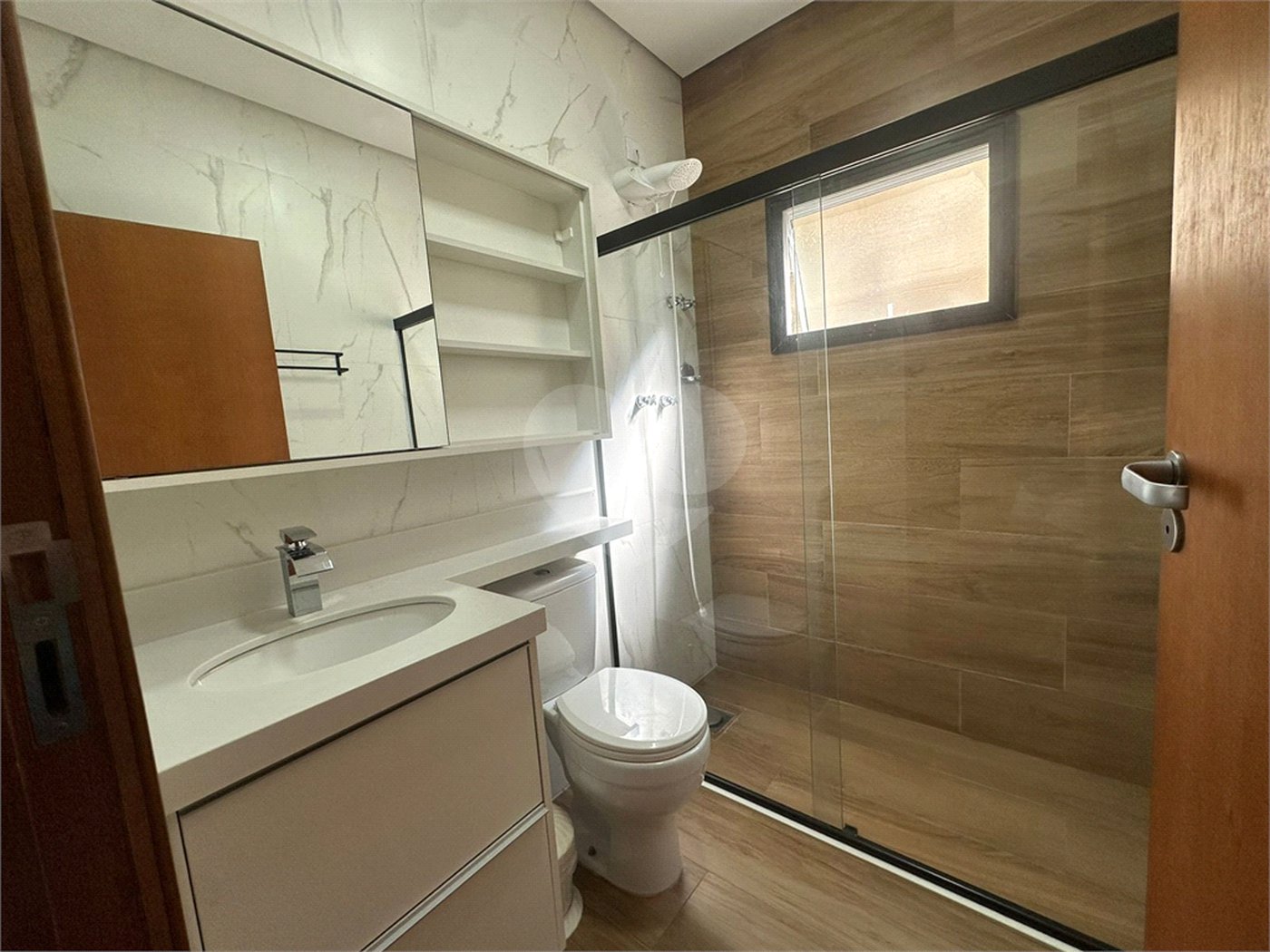 Casa à venda com 3 suítes no condomínio Estância Marambaia, Vinhedo - SP